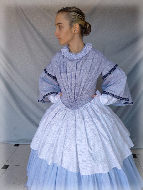 Vestido histórico azul siglo XIX